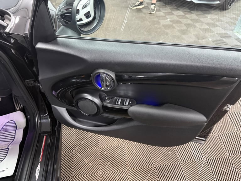 2019 MINI Hatch 2.0 Cooper S Sport Steptronic Euro 6 (s/s) 5dr HATCHBACK Petrol Automatic