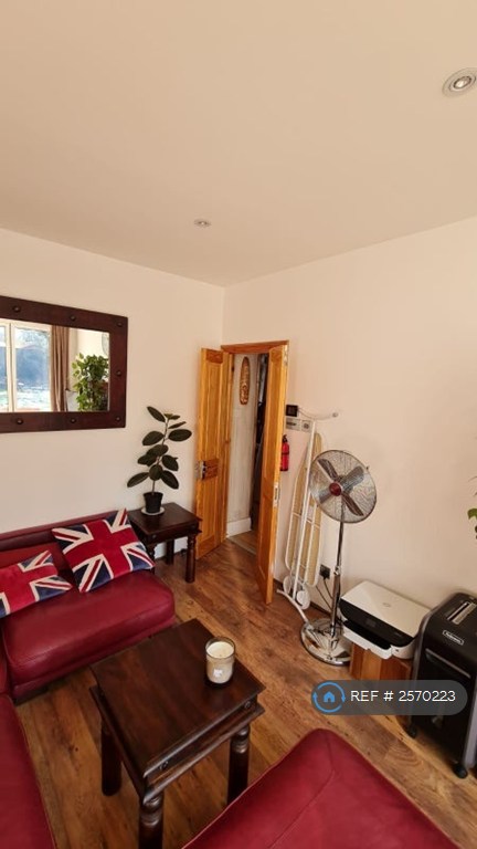 1 bedroom in Ashburnham Gardens, Harrow, HA1 (#2570223)