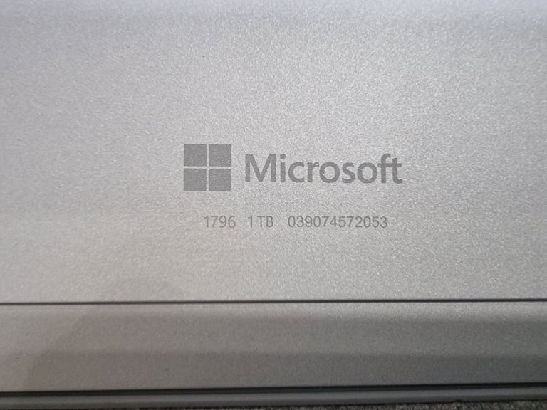 Microsoft Surface Pro 5. i7 7660U, 16GB RAM, 1TB NVME.