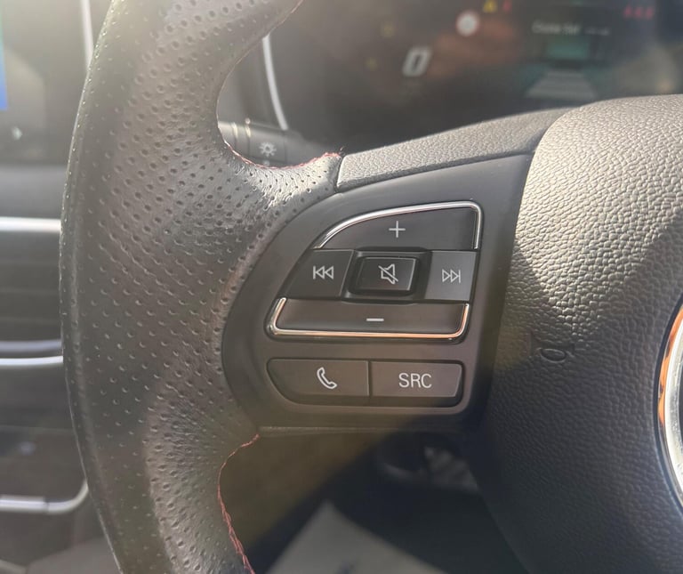 2022 MG MG HS 1.5 T-GDI 16.6kWh Exclusive Auto Euro 6 (s/s) 5dr ESTATE Petrol/Electric Hybrid Aut...