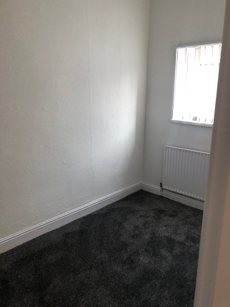 2 bed house Buckley Road to rent M18 7GJ