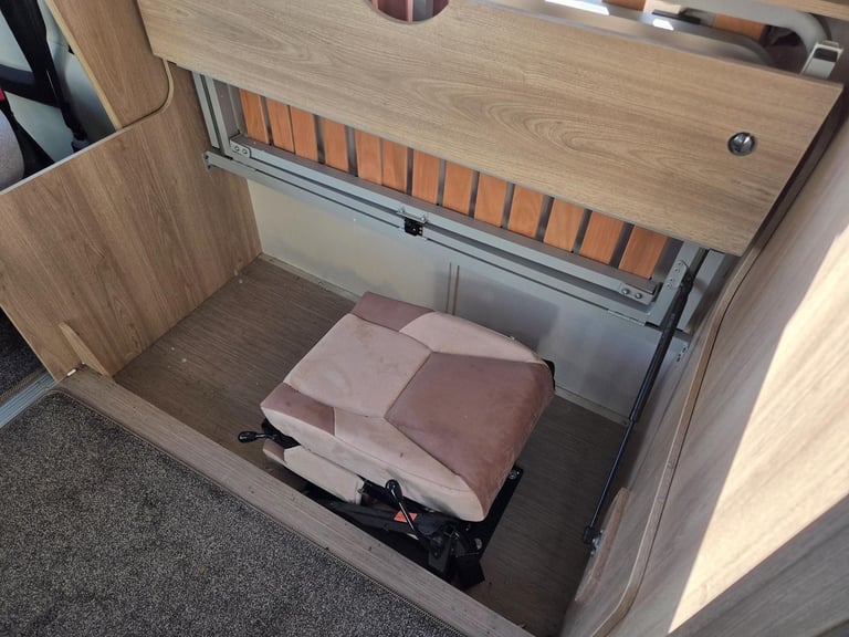 Elddis Autoquest 195 4 Berth 4 forward facing belted seat  DIESEL MANUAL 2018/18