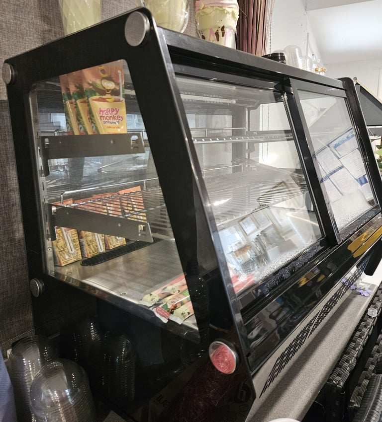 Display Fridge (counter top)