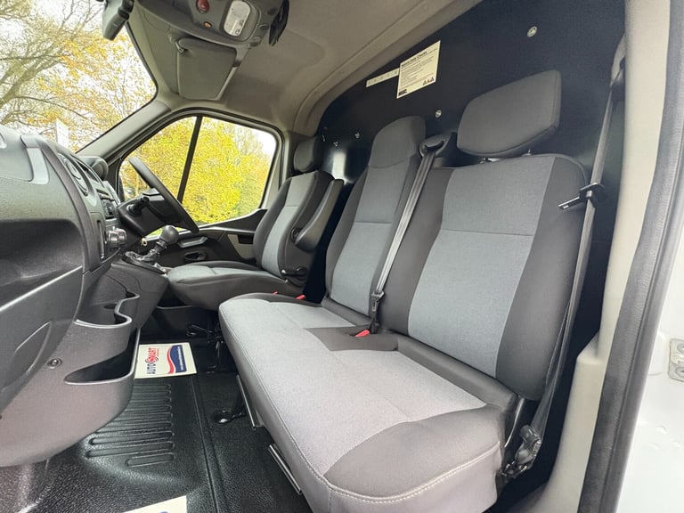 2019 Renault Master LL35dCi 130 Business Low Roof D/Cab Dropside CHASSIS CAB Diesel Manual