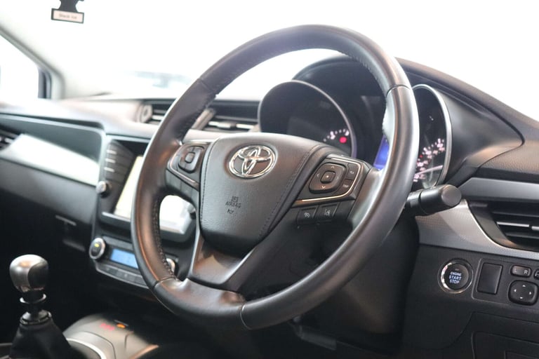 2017 Toyota Avensis 2.0 Avensis Business Edition+ D-4D 4dr Saloon Diesel Manual