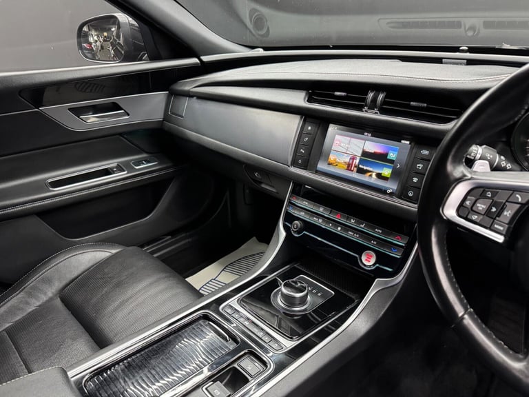 2018 Jaguar XF 2.0d R-Sport Auto Euro 6 (s/s) 4dr SALOON Diesel Automatic