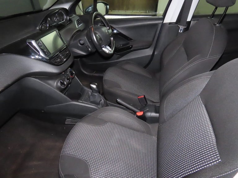 2015 Peugeot 208 1.2 PureTech 82 Allure 5dr HATCHBACK PETROL Manual