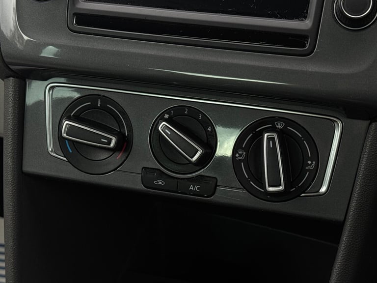 2015 Volkswagen Polo 1.0 BlueMotion Tech SE Design Euro 6 (s/s) 3dr HATCHBACK Petrol Manual