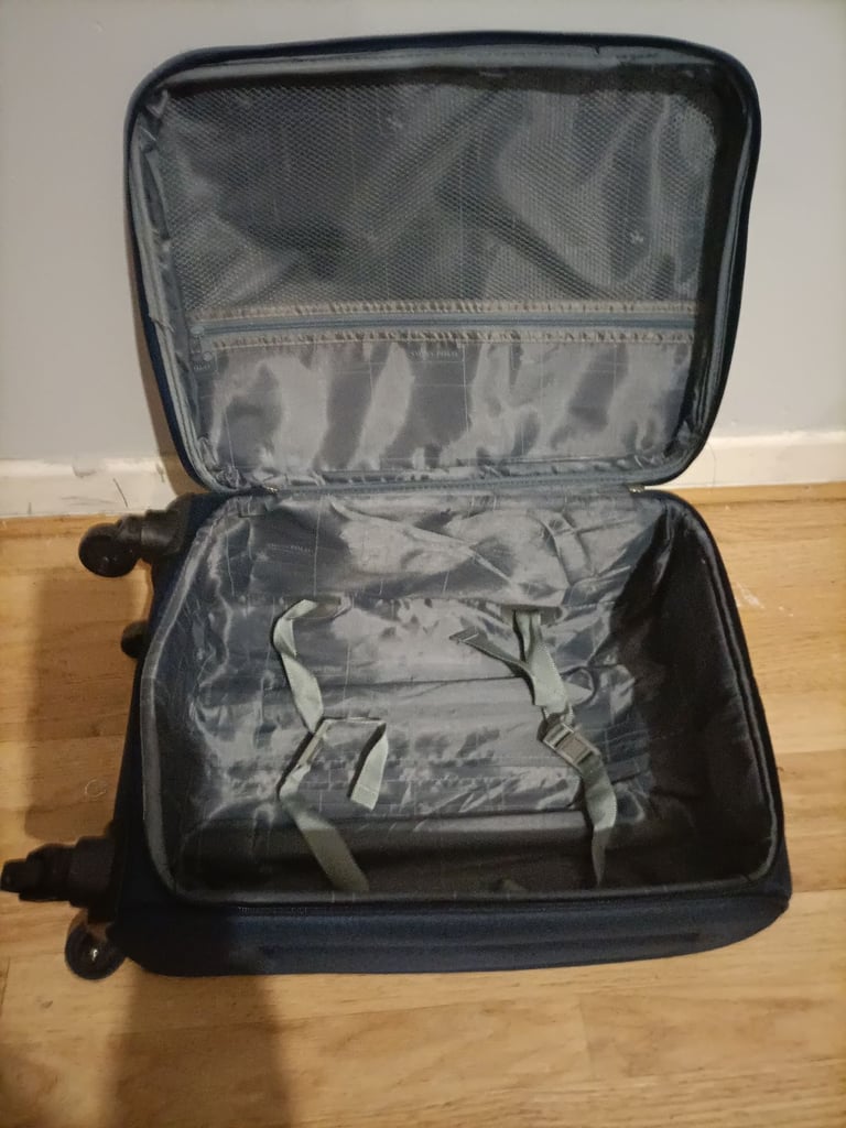 Suiss Polo Cabin luggage suitcase. Used once. 52cm x 34cm x 25cm. Dark blue. Includes new padlock 