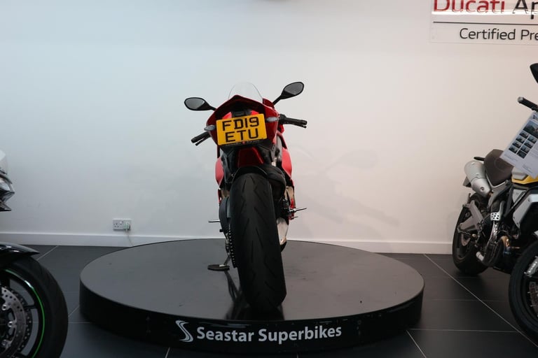 DUCATI PANIGALE V4 S - 2019 - 6300 MILES