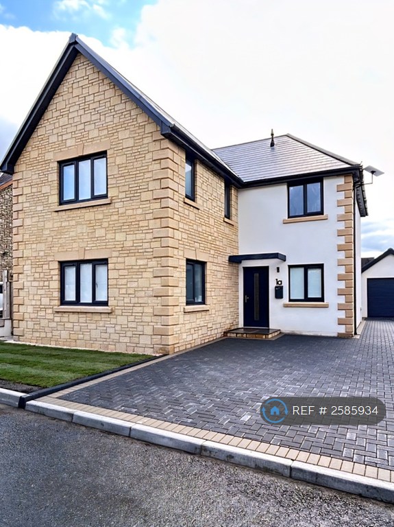 4 bedroom house in Llys Bryn Gwyrdd, Llanelli, SA15 (4 bed) (#2585934)