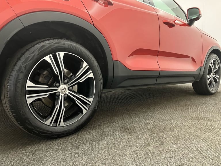 2020 Volvo XC40 2.0 B4P Inscription Pro 5dr Auto Estate Automatic