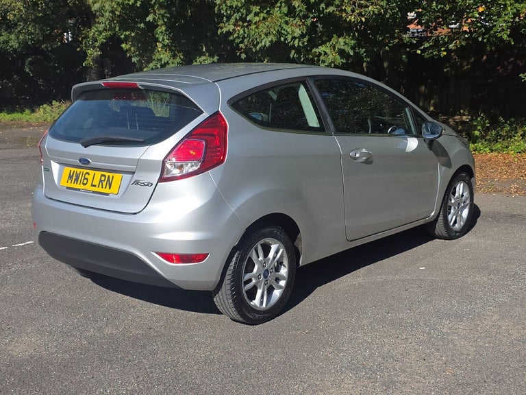 2016 Ford Fiesta 1.0T EcoBoost Zetec Euro 6 (s/s) 3dr HATCHBACK Petrol Manual