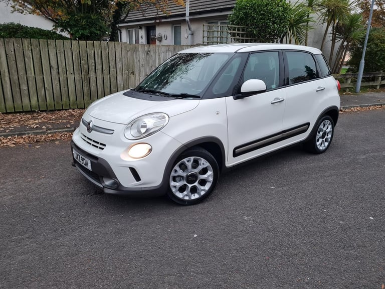 Fabulous Diesel 2014 Fiat 500L Lounge 1.6 Multijet Mpv around 60-63 mpg 2014, Manual, 1598 (cc)