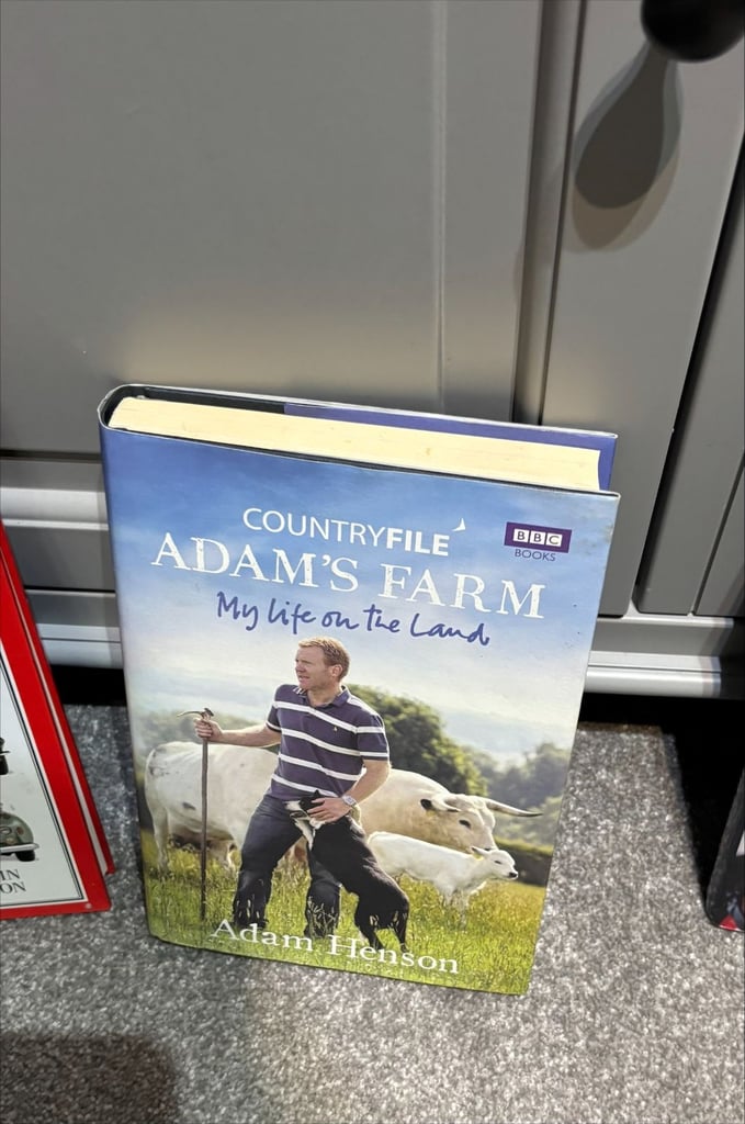 IDEAL XMAS PRESENT - COUNTRYFILE -ADAM'S FARM- MY LIFE ON THE LAND BY ADAM HENSON 