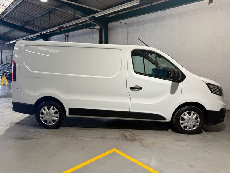 2023 73 RENAULT TRAFIC 2.0 DCI BLUE 30 ADVANCE PANEL VAN 5DR DIESEL MANUAL SWB E