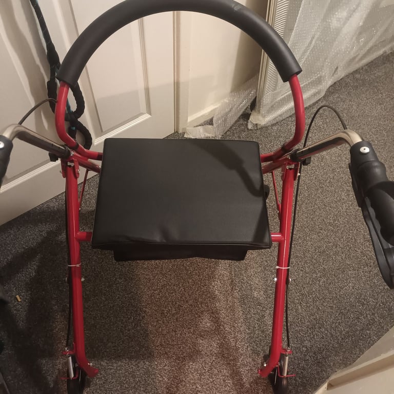 Rollator with seat