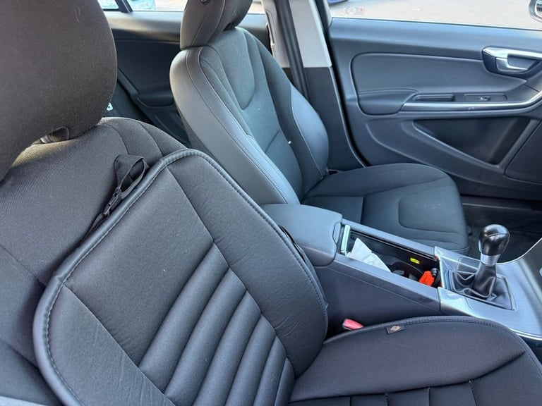 2012 Volvo V60 2.0 D3 SE Estate 5dr Diesel Manual Euro 5 (s/s) (163 ps) Estate Diesel Manual