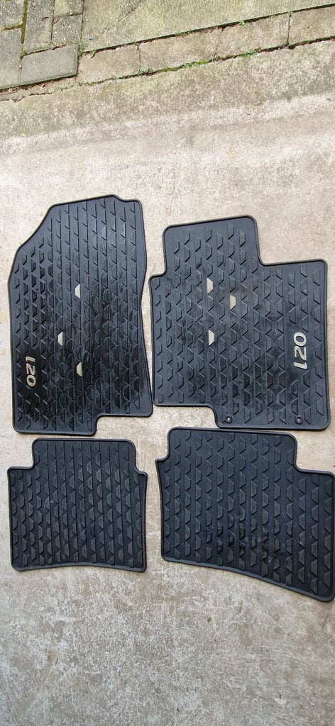 image for 2024 Hyundai i20 oem rubber floor mats