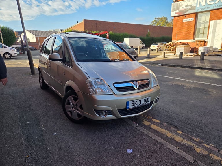 Cheap Vauxhall Meriva Design (2010) 1.4i 16v Design MPV 5dr Petrol Manual (a/c) (148 g/km, 89 bhp) for sale in Leicester, Leicestershire
