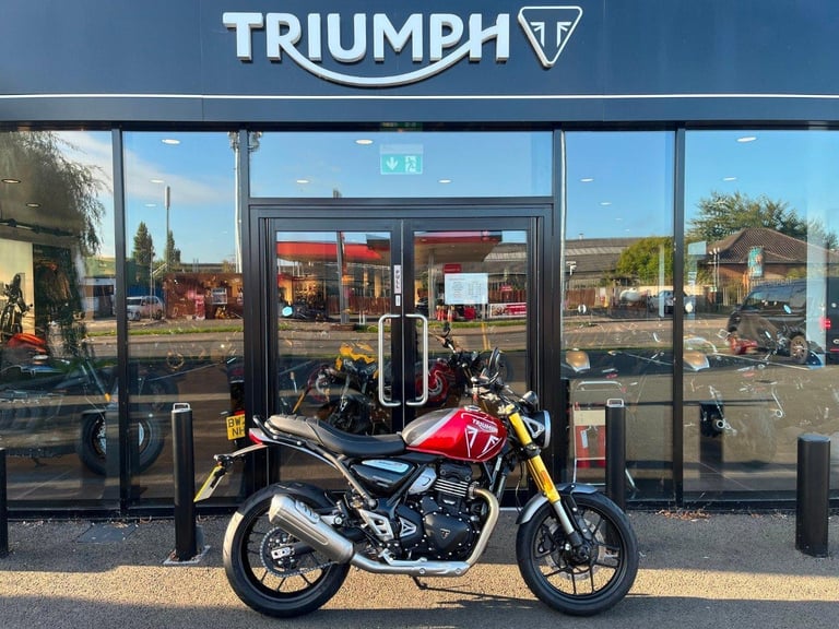 image for Triumph Speed 400 25 plate with 325 miles 