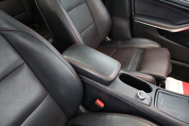 MERCEDES-BENZ GLA CLASS 2.1 GLA220d AMG Line (Premium Plus) 7G-DCT 4MATIC Euro