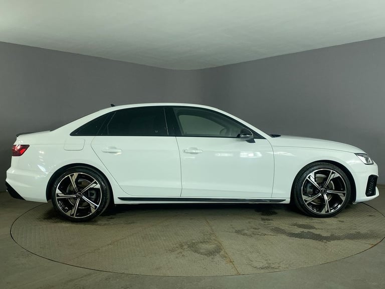 2023 73 AUDI A4 2.0 TFSI 35 BLACK EDITION SALOON 4DR PETROL S TRONIC EURO 6 (S/S