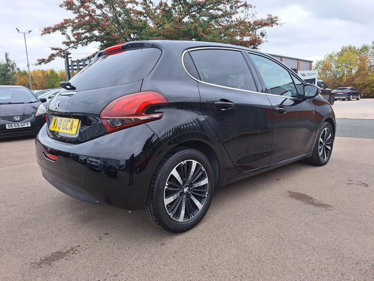 2018 Peugeot 208 1.2 PureTech Tech Edition Euro 6 (s/s) 5dr HATCHBACK Petrol Manual