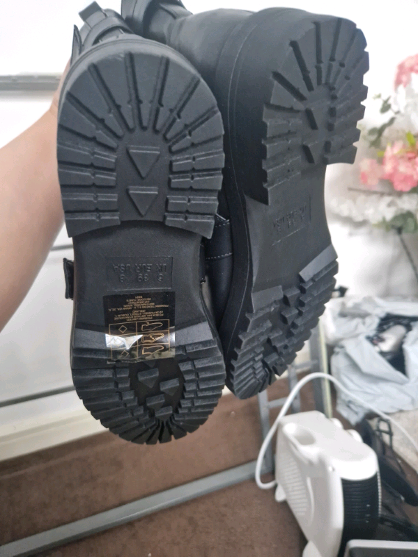 Boot shoes 