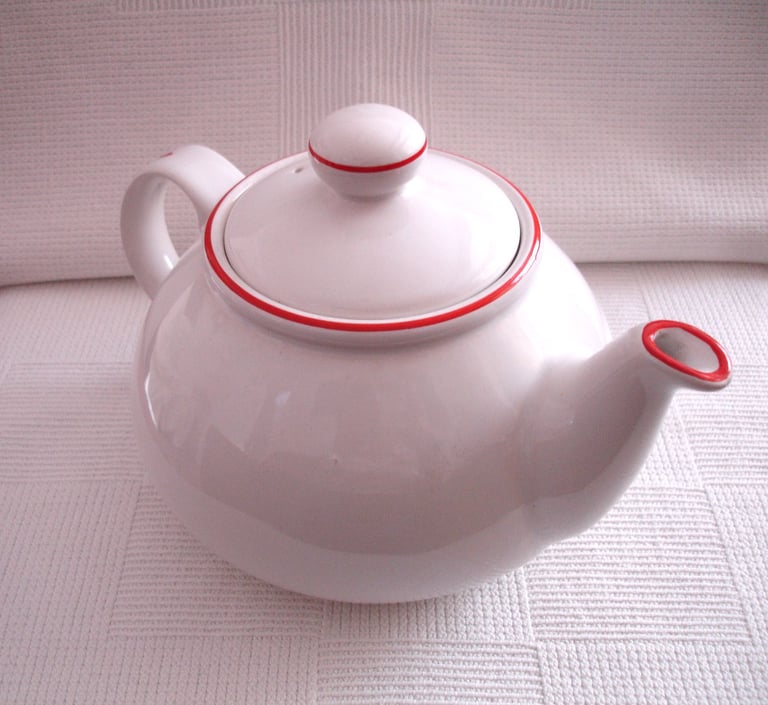 image for Price & Kensington  ceramic 4-6 cup teapot