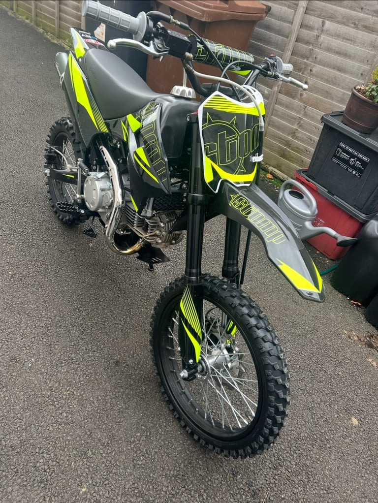 Z3 Stomp 160cc Big Wheel Pitbike 