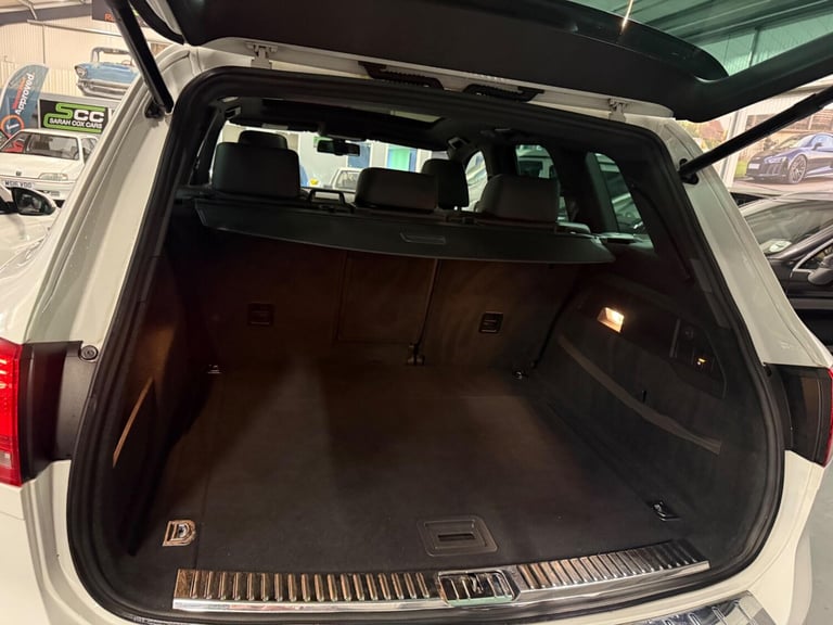 2014 Volkswagen Touareg 3.0 TDI V6 BlueMotion Tech R-Line Tiptronic 4WD Euro 6 (s/s) 5dr ESTATE D...