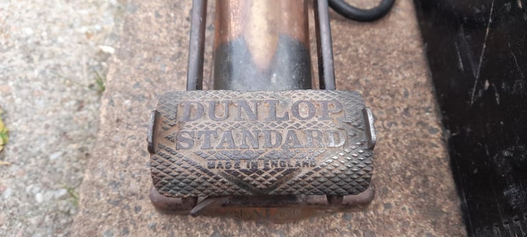 Dunlop Standard classic car foot pump footpump