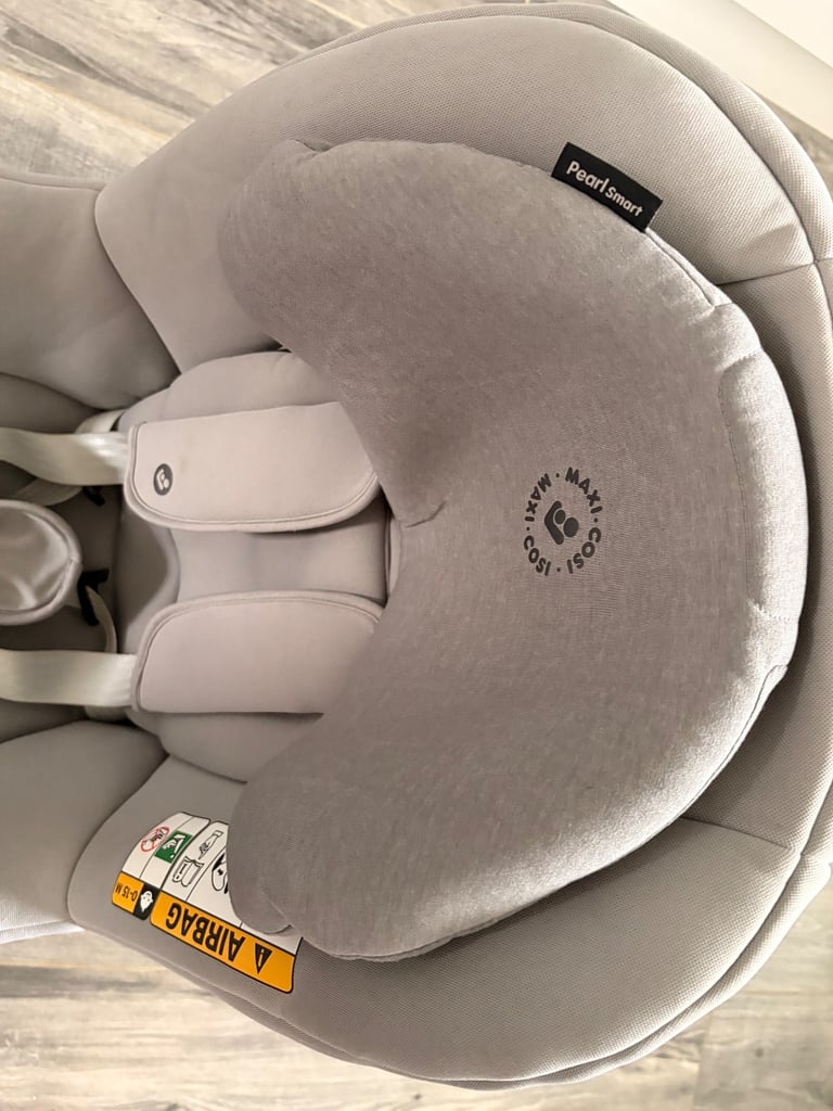 Pear car seat and isofix