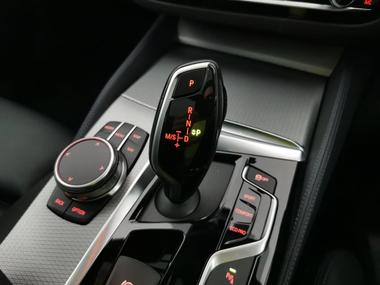 2020 BMW 6 Series Gran Turismo 2.0 620d M Sport GT 5dr Diesel Auto Euro 6 (s/s) (190 ps) - CARPLA...