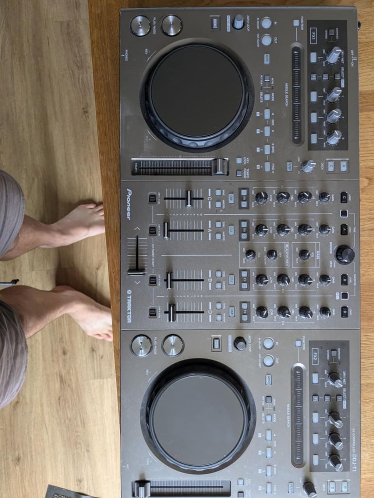 image for PIONEER DDJ-T1 Traktor Controller DJ DECKS. GREAT PRICE. EXCELLENT CONDITION.