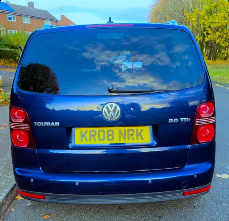 TOURAN automatic 7SEATER FAMILY car 