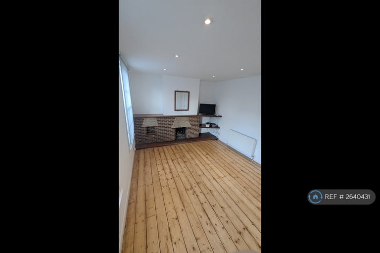 3 bedroom flat in Wincheap, Canterbury, CT1 (3 bed) (#2640431)