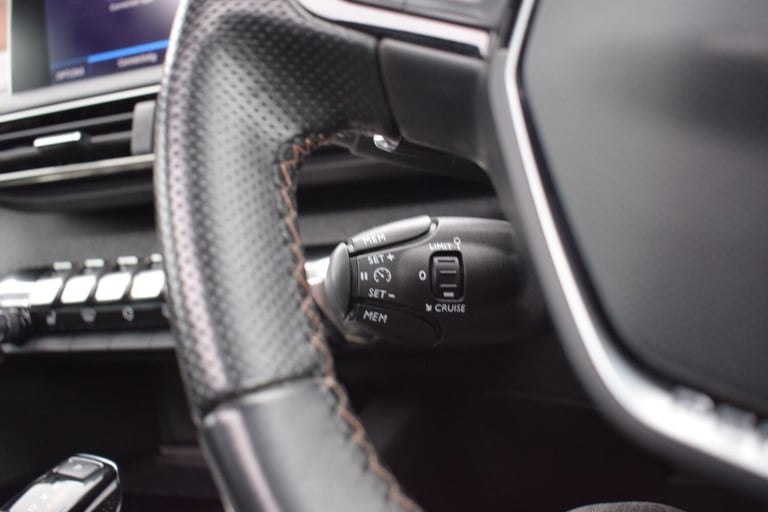 2019 Peugeot 5008 1.6 PureTech GT Line Premium EAT Euro 6 (s/s) 5dr HATCHBACK Petrol Automatic