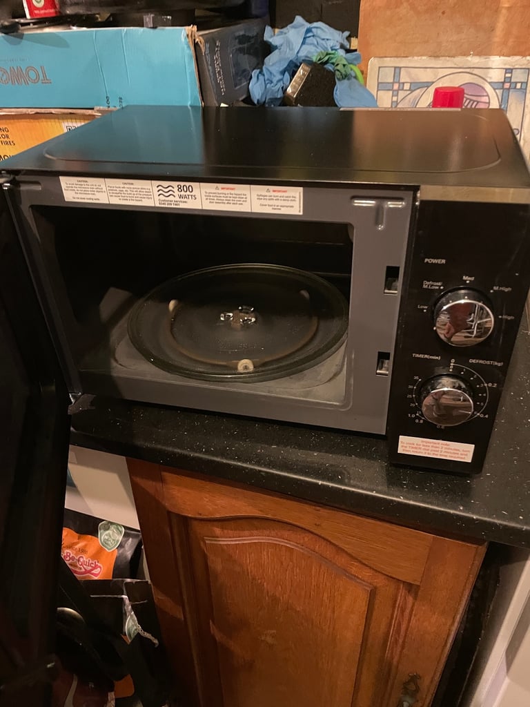 RUSSELL HOBBS MIRCOWAVE