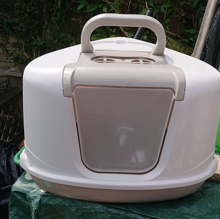 Corner cat litter toilet with hood 