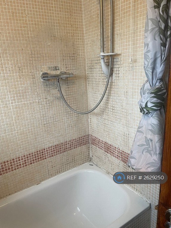 4 bedroom house in Canterbury Way, Stevenage, SG1 (4 bed) (#2629250)