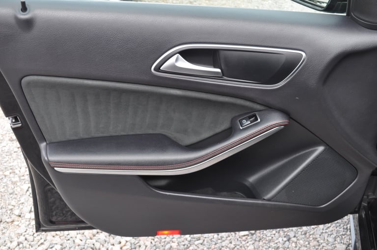MERCEDES BENZ A180D AMG LINE 1 PREVIOUS OWNER 72MPG CAM BELT REVERSE CAM SAT NAV