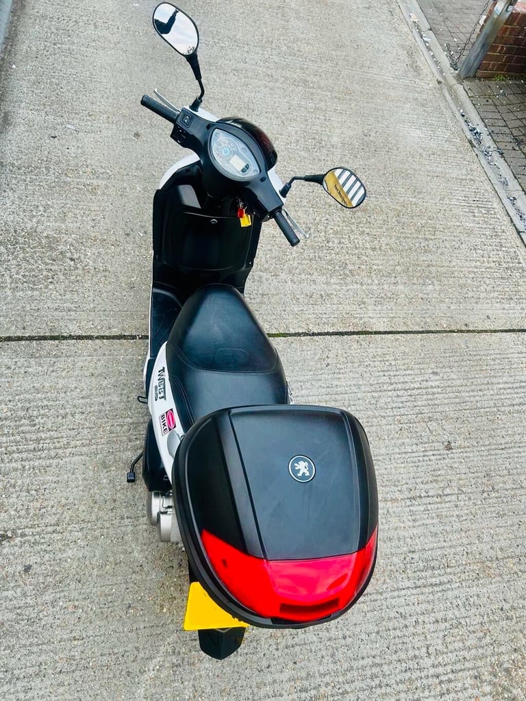 Peugeot, TWEET, 2023, 125 (cc)