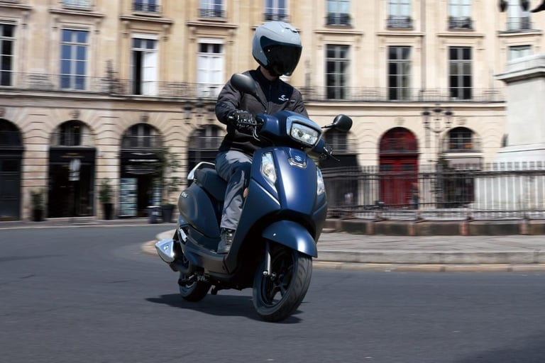 2025 Suzuki UZ125 Address, 125 Scooter, Twist and go