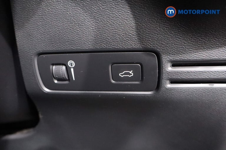 2021 Volvo XC40 1.5 T3 [163] R DESIGN 5dr SUV Petrol Manual