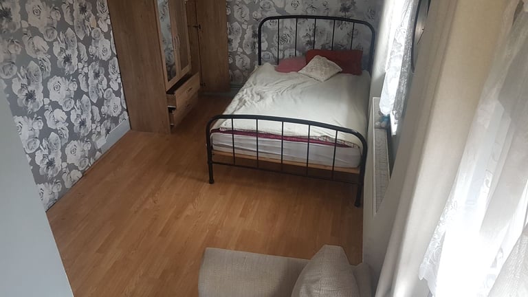 image for Warm DOUBLE ROOM to RENT quite neighborhood