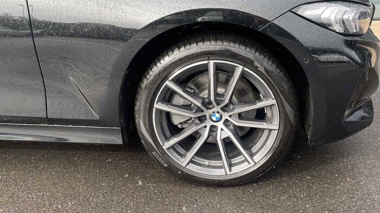 2025 BMW 3 Series 330e 22.3 kWh Sport 4dr Step Auto Saloon Plug-In Hy Automatic