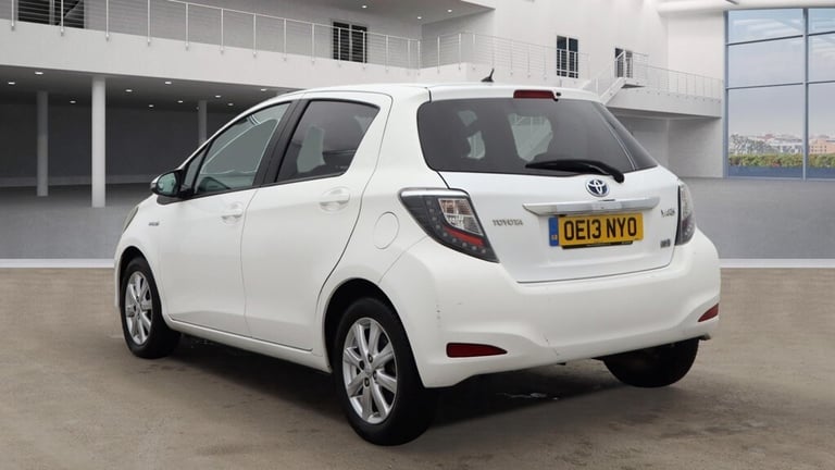 2013 Toyota Yaris 1.5 VVT-i Hybrid T4 5dr CVT HATCHBACK Petrol/Electric Hybrid Automatic