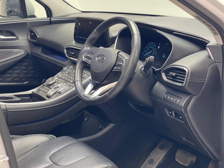 2022 Hyundai Santa Fe 1.6 T-GDi 13.8kWh Ultimate Auto 4WD Euro 6 (s/s) 5dr ESTATE Petrol/Electric...